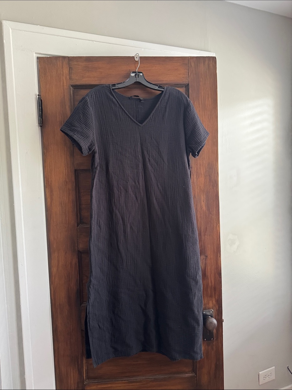 Jenni Kayne Black Textured V-Neck Midi Dress